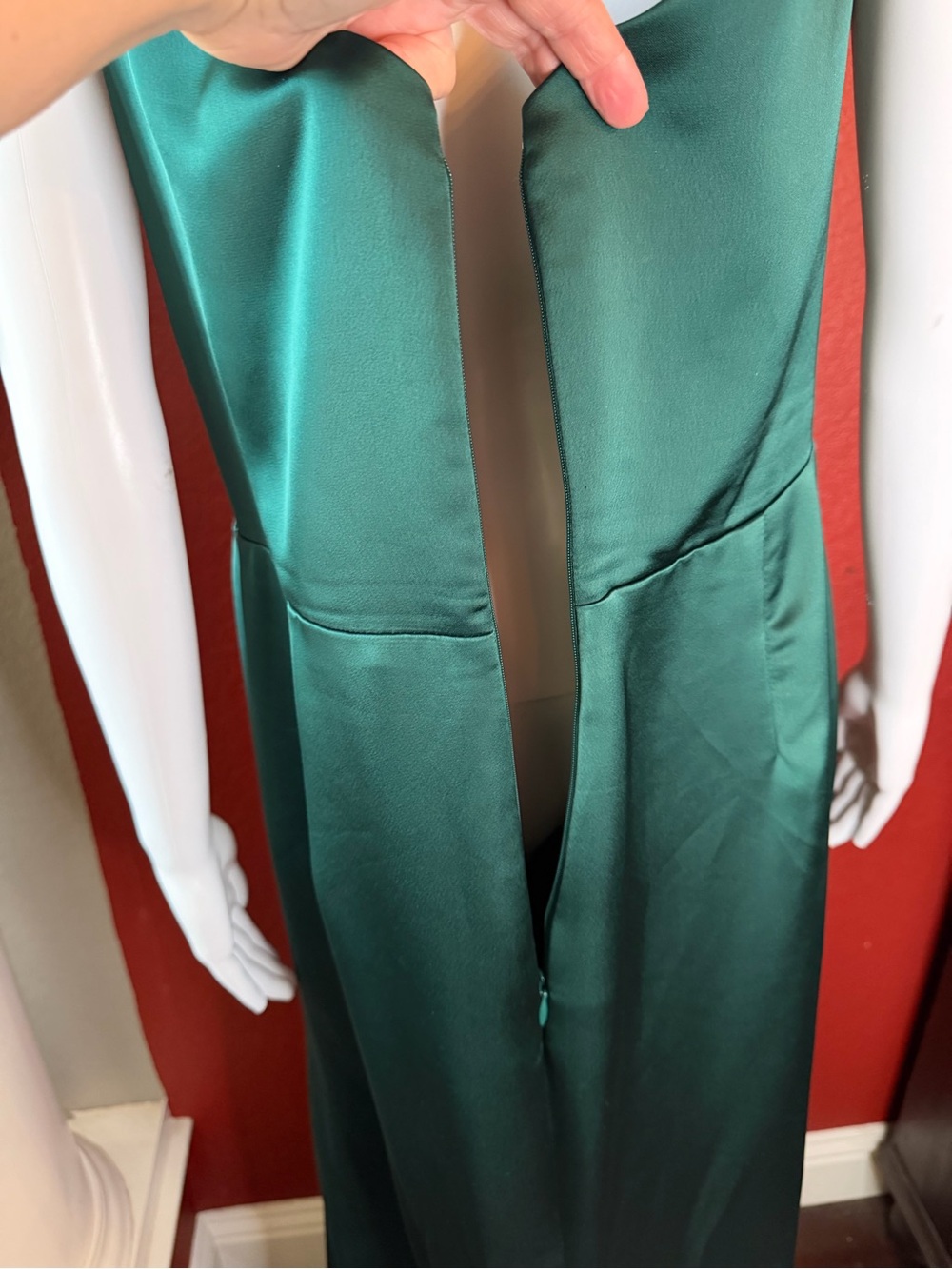 Morilee 21810 Emerald Green Silky Satin Bridesmaid Formal Gown Size 22 - Picture 5 of 12